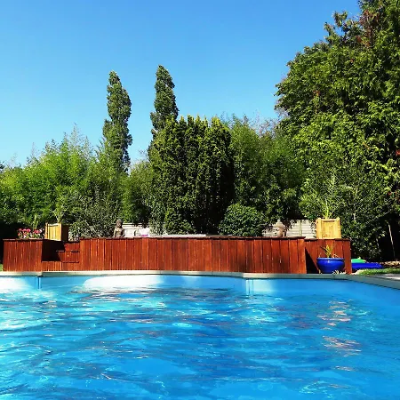 Bed and Breakfast La Clef Des Champs 3*