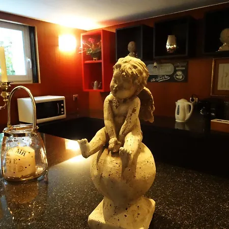 La Clef Des Champs Bed & Breakfast